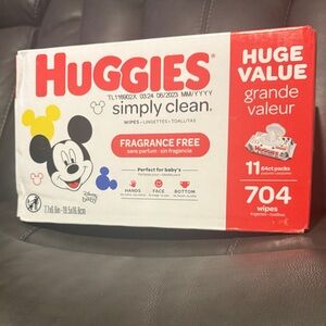 Huggies Simply Clean Baby Wipes - Red and White